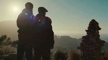 Voltaren TV Spot, 'En la montaña con papá' featuring Martin Untrojb