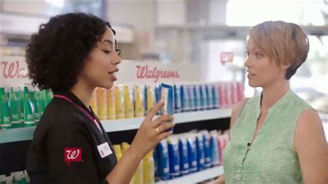Walgreens TV Spot, 'Un verano seguro'