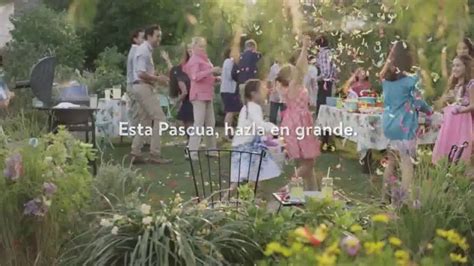 Walmart TV Spot, 'Celebra la Pascua' canción de Kinky featuring Elle Paris Legaspi