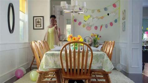 Walmart TV Spot, 'Seating Arrangement' featuring Heidi Johanningmeier