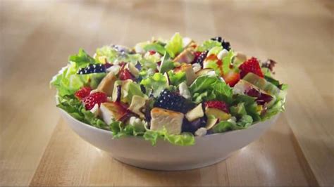 Wendys Summer Berry Chicken Salad TV commercial - Summer