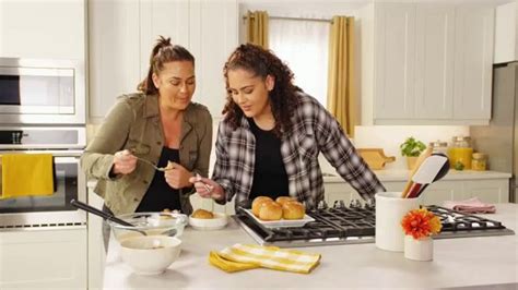 Werther's Original TV Spot, 'Caramel Baked Apples Recipe' Featuring Antonia Lofaso