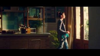 Windex TV commercial - Light Is Life: Refills