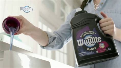 Woolite Darks TV Spot, 'Keep Your Denim Looking Like New'
